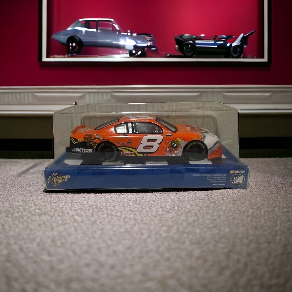 NASCAR Dale Earnhardt Jr #8 Looney Tunes Rematch 2002 Monte Carlo 1:24 Car Model